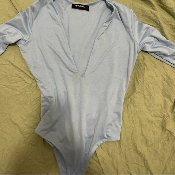 Blue deep V neck body suit, buttery material, size Medium - Picture 4 of 4